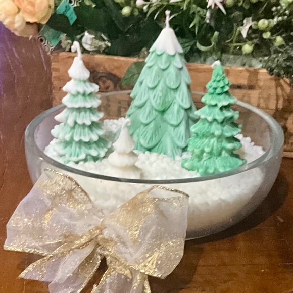 Winter Wonderland  Vanilla, Caramel, Spice Organic Soy Wax Candle & Trees - Picture 2 of 5